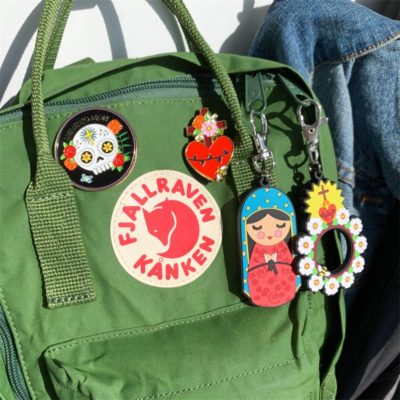 New Trends of Metal enamel pin on hand bag for Young people